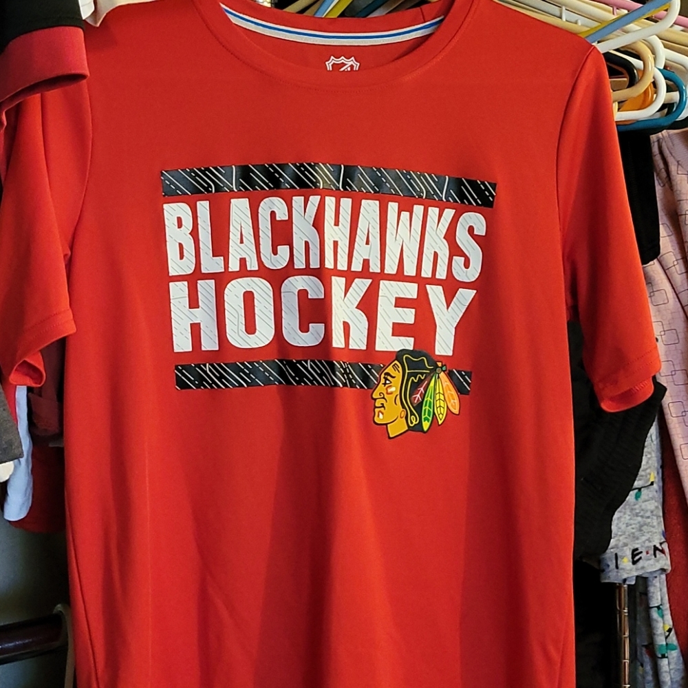 Blackhawks drifit tee BOYS LARGE